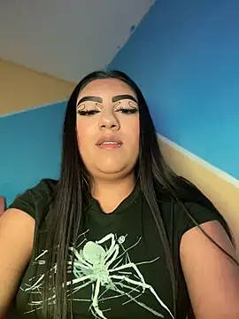Laulin_TayyyX webcam show