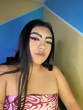XXX chat uživo modela Laulin_TayyyX