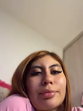 צ'אט XXX בשידור חי של ImStormi