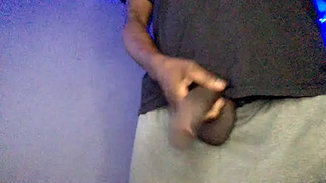 BigDaddyDy Show in webcam