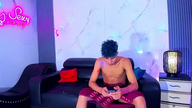 Show modela Ares_pervercity na web-kameri