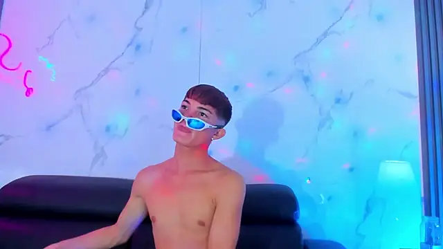 הופעת וובקאם של Ares_pervercity
