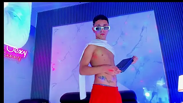 Ares_pervercityn Webbikameraesitys
