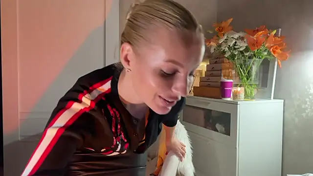 Pokazy przed kamerką – MauiBee