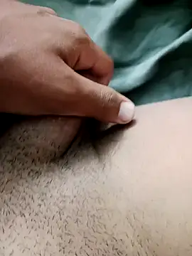 deebola webcam show