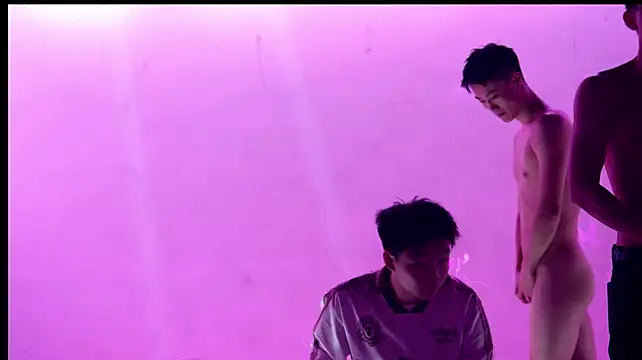 Heartbroken-boys-002's Webcam Show