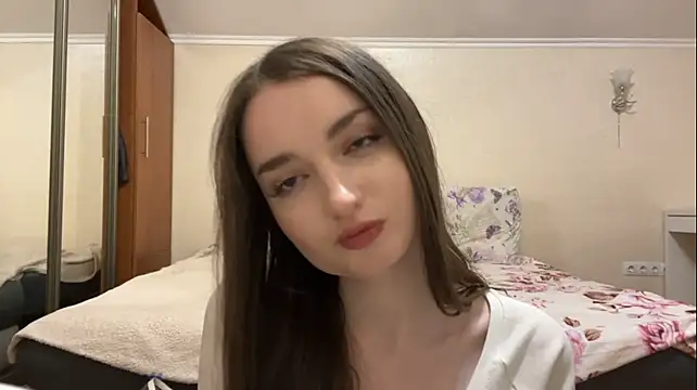 ShennaChiaminto's Live XXX Chat