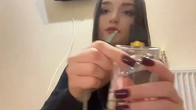 ShennaChiaminto's Webcam Show