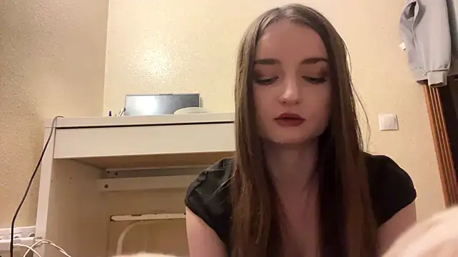 ShennaChiaminto's Live XXX Chat