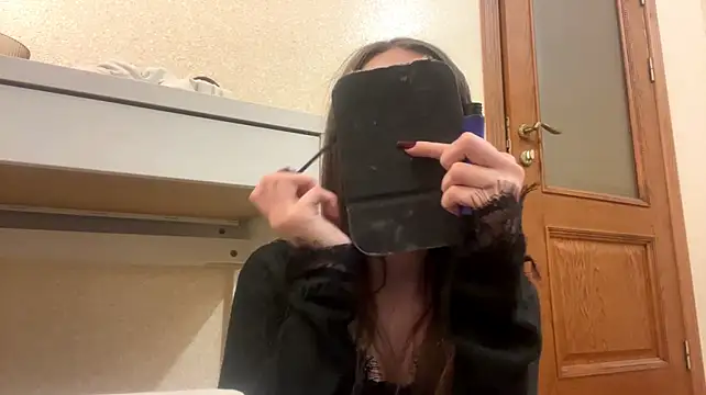 ShennaChiaminto's Live XXX Chat