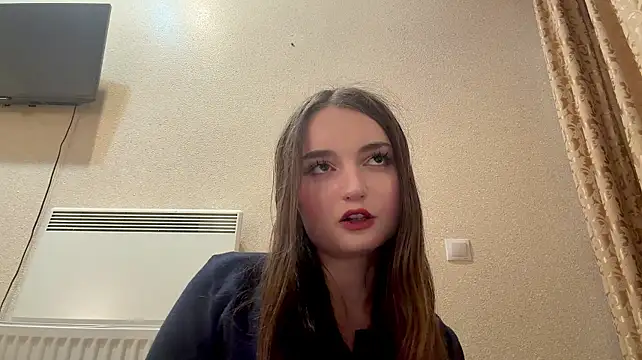 ShennaChiaminto's Live XXX Chat