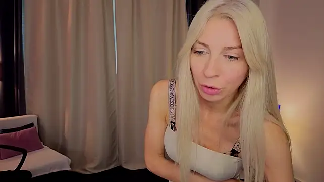 EllisSkyy Adlı Modelin Canlı XXX Sohbeti
