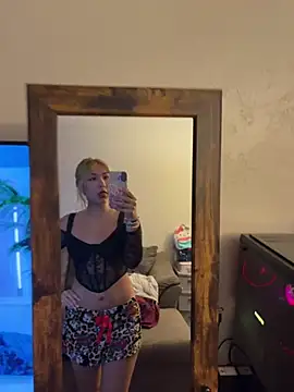 strawberry_3235 Show in webcam