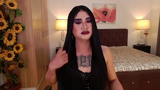 Elegant_Serafina Show Webcam