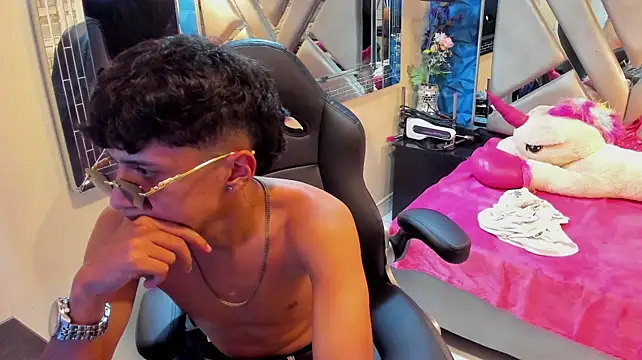 Show modela Mr_Dylan1 na web-kameri