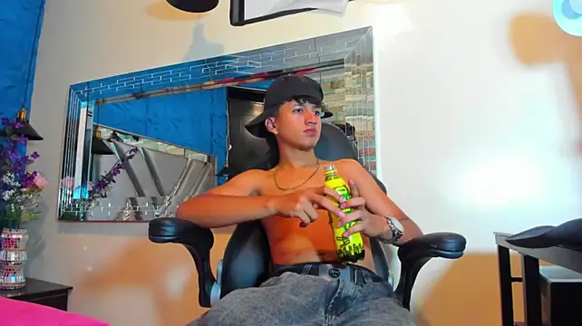 Mr_Dylan1 Show in webcam