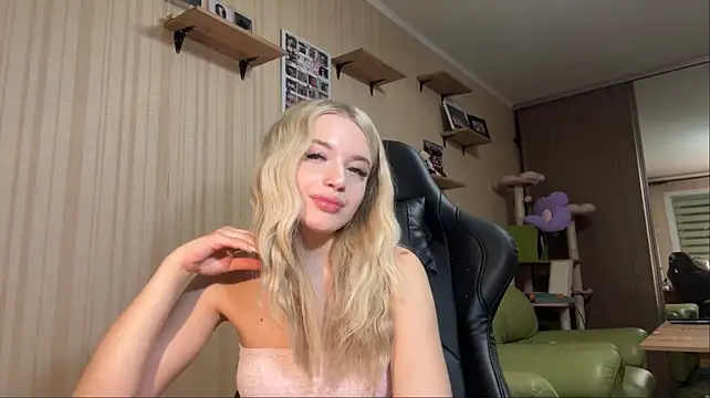 Webkamerová show KieraMoynahan