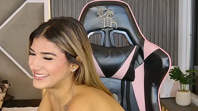 MiaKelsey live XXX chat
