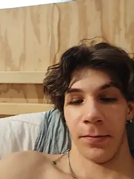 EmoWhiteBoy18's Webcam Show