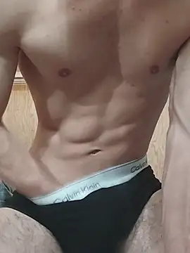 EmoStraightBoy18 Show in webcam