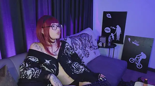amimodee's Live XXX Chat