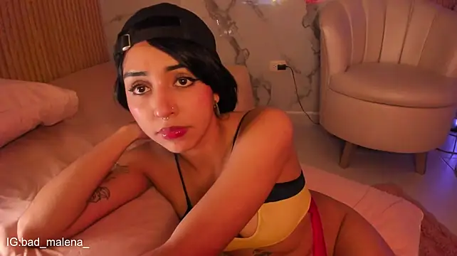 Show modela bad_malena na web-kameri