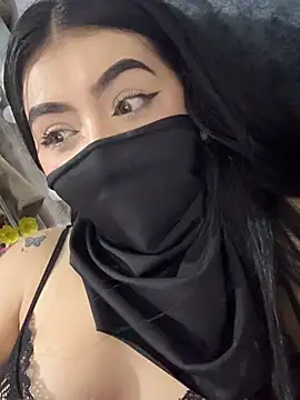 Show modela zharaaa18 na web-kameri