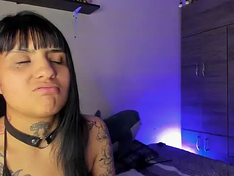 Val_Lau Show in webcam