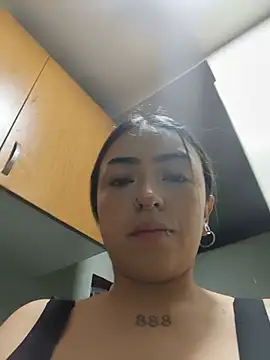 Val_Lau 现场XXX聊天