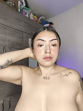 Val_Lau's Webcam Show