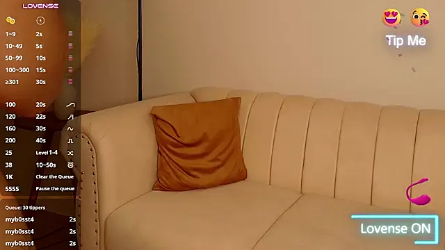 Trixie_June Chat XXX live