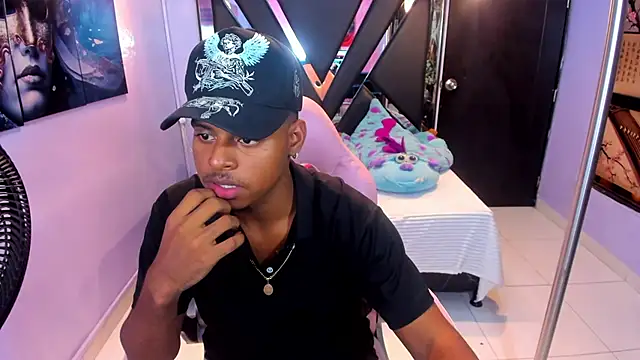 Show modela joel_embid na web-kameri