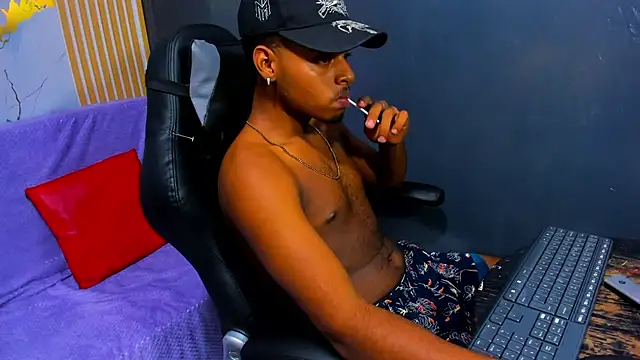 Show modela joel_embid na web-kameri