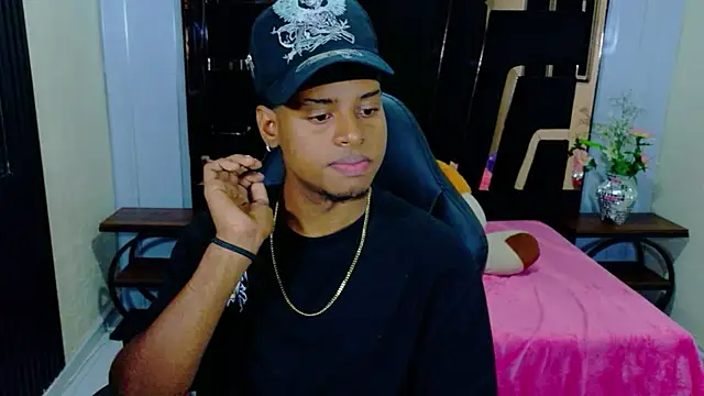 joel_embid Show in webcam