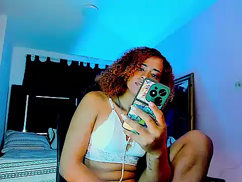 charlottee_-'s Webcam Show