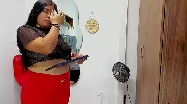 دردشة Isabella_18 الجنسية المباشرة