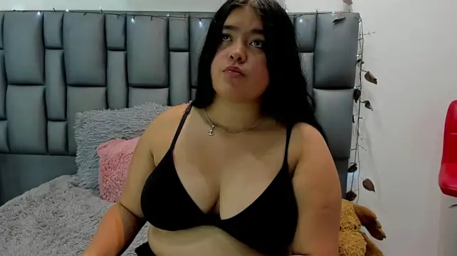 Isabella_18's Webcam Show