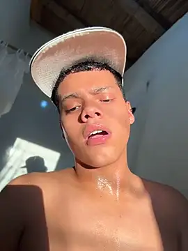 Show modela jhan_pierce22 na web-kameri