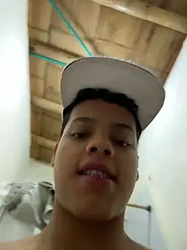 jhan_pierce22のウェブカメラショー