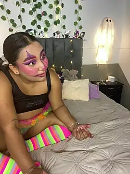 Show modela pokajontas na web-kameri