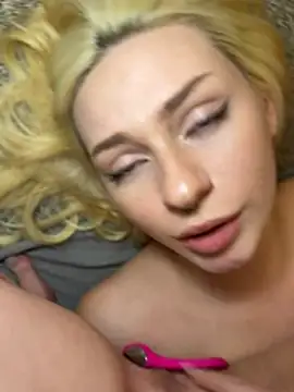 BonnyWantsYoun Webbikameraesitys