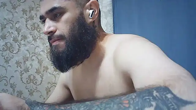 הופעת וובקאם של topmodellive