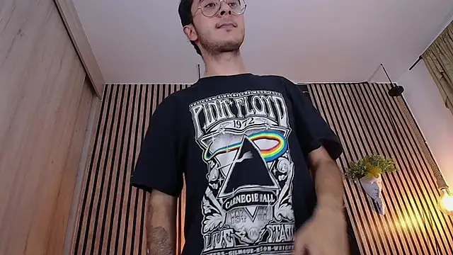 AurenV Webcamshow
