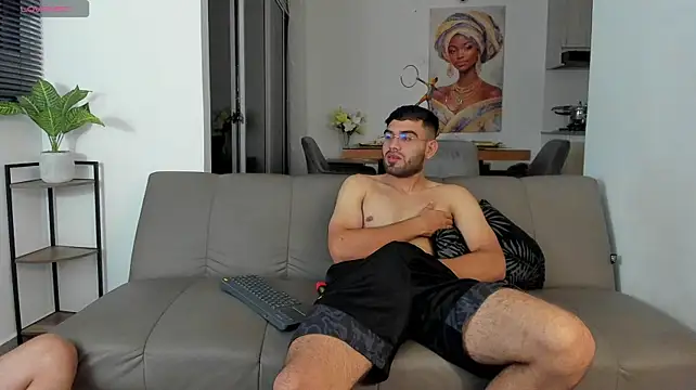 friends_str8 Show Webcam