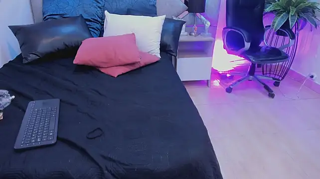 nicole_sp Show in webcam