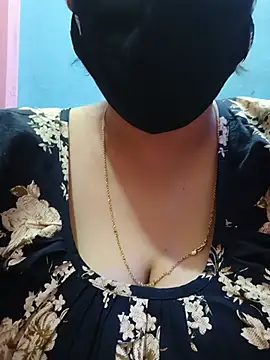 dustupriya Show in webcam