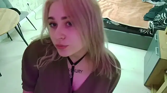 IsaWhitton's Webcam Show