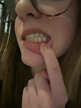 MyCherryKiss Webcam-Show