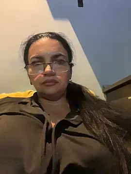 DirtyChloeHearts webcam show