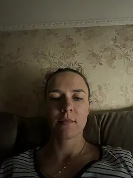 Chat +18 de AngelAnitt ao vivo